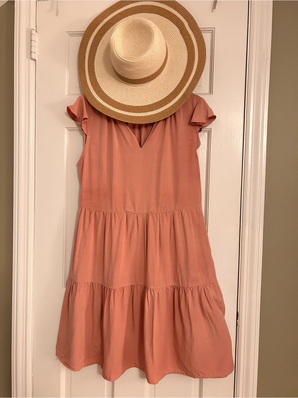 Women’s Tiered Flutter Sleeve Dress Size M